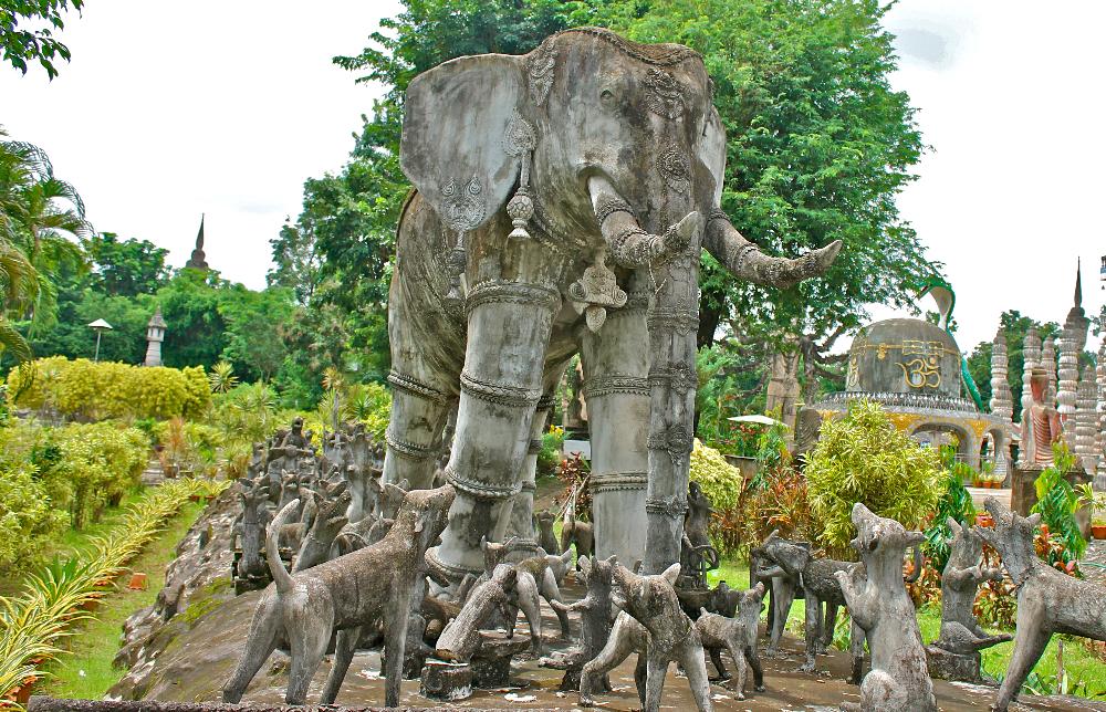 sala keoku statue park nong khai thailand