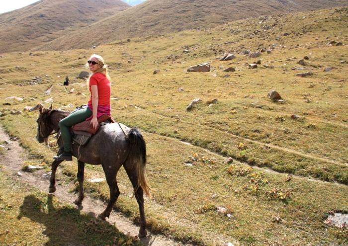 horse trek kyrgyzstan