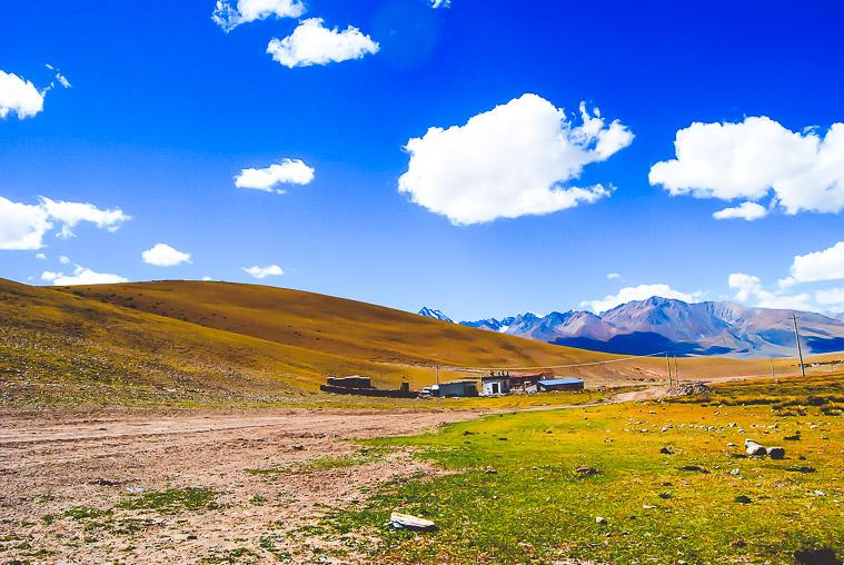 trekking in Tibet