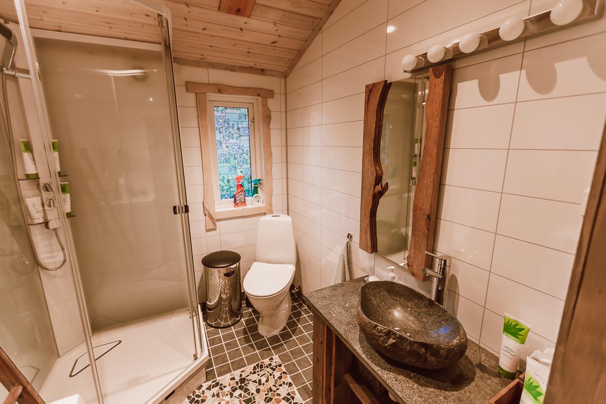 aurora finnmark turf house airbnb Norway