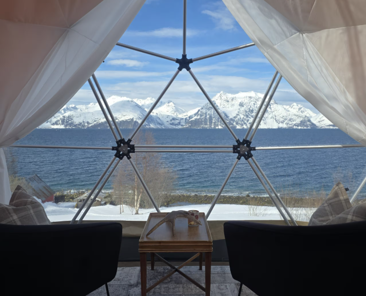 lyngenfjord view igloo