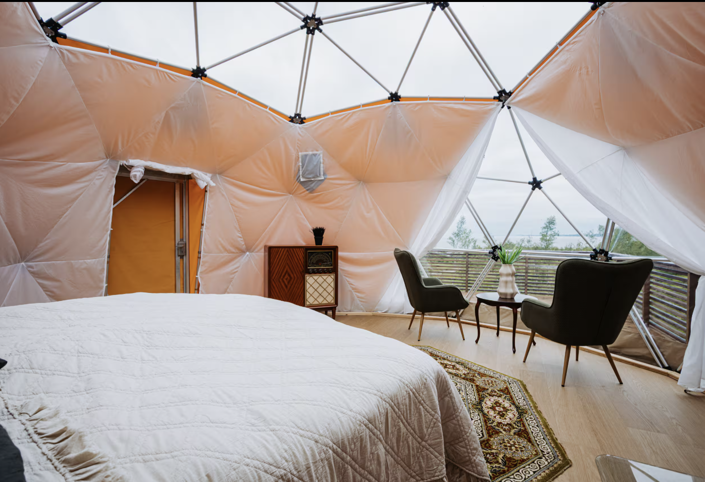 arctic dome + hot tub in Bodø, Norway